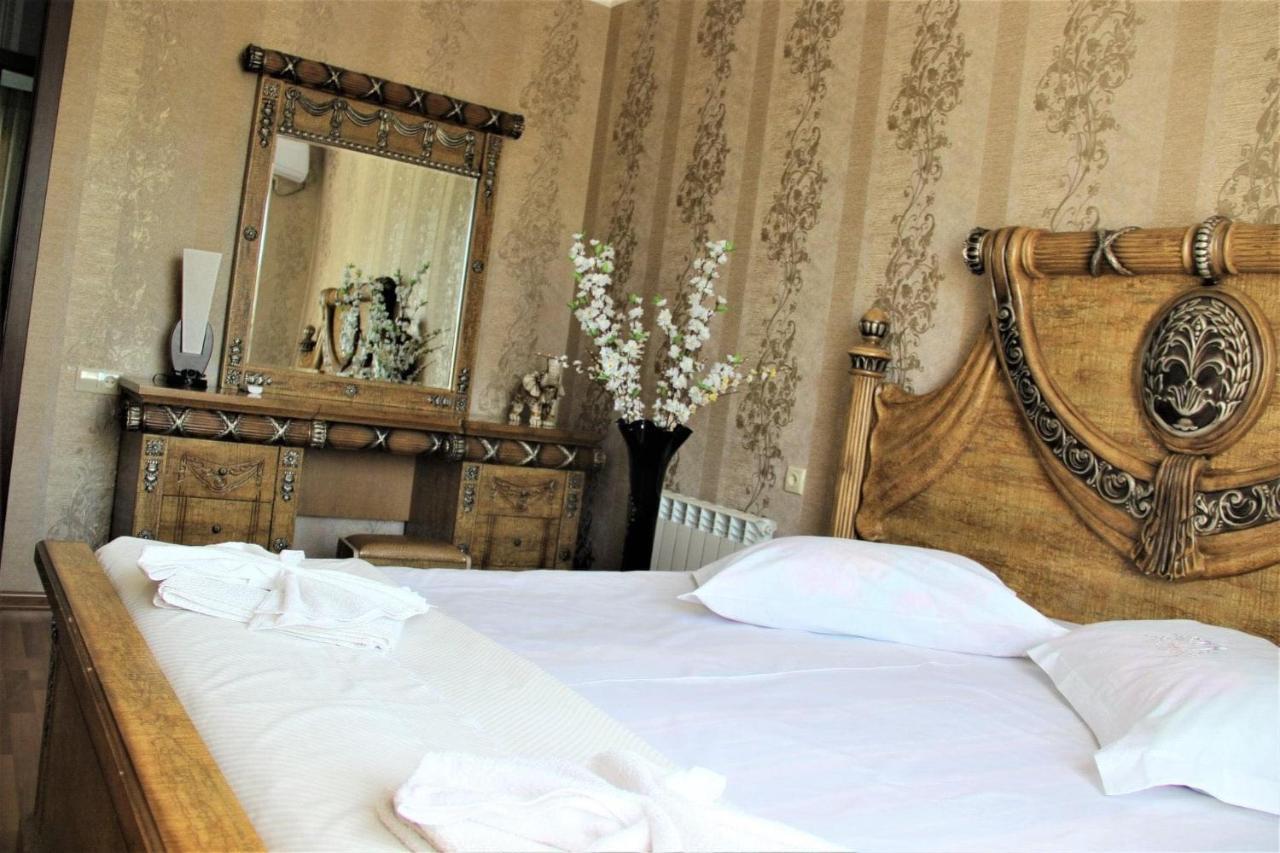 Hotel Oniks Kutaisi Exteriör bild