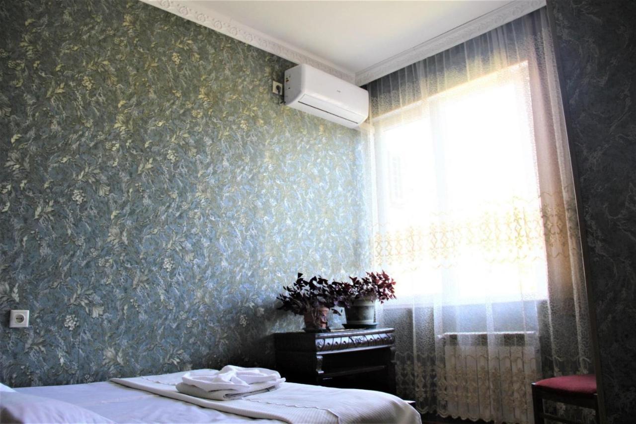 Hotel Oniks Kutaisi Exteriör bild