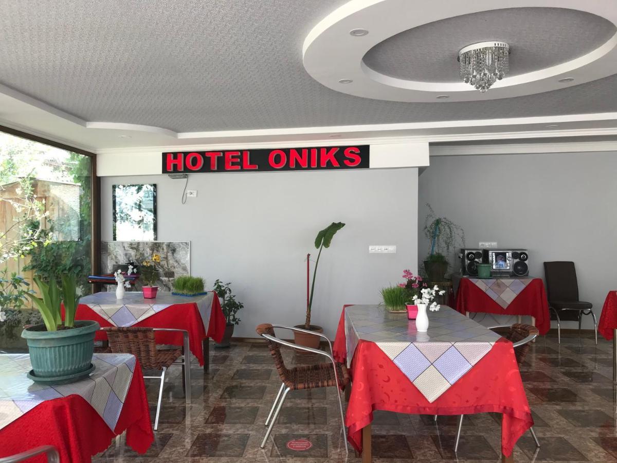 Hotel Oniks Kutaisi Exteriör bild