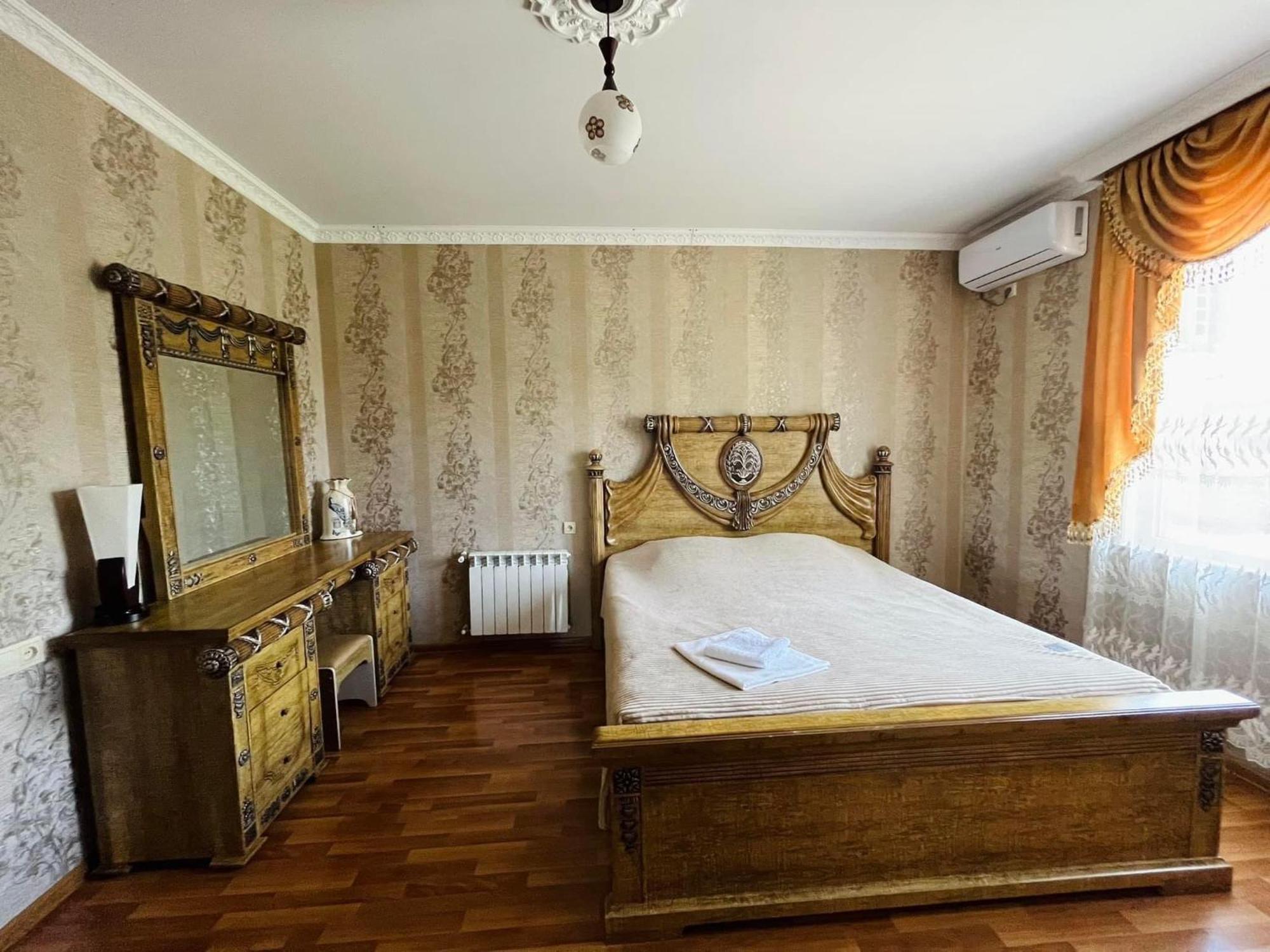 Hotel Oniks Kutaisi Exteriör bild