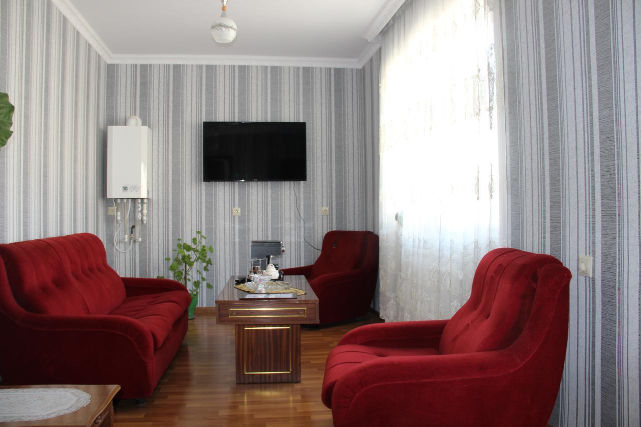 Hotel Oniks Kutaisi Exteriör bild