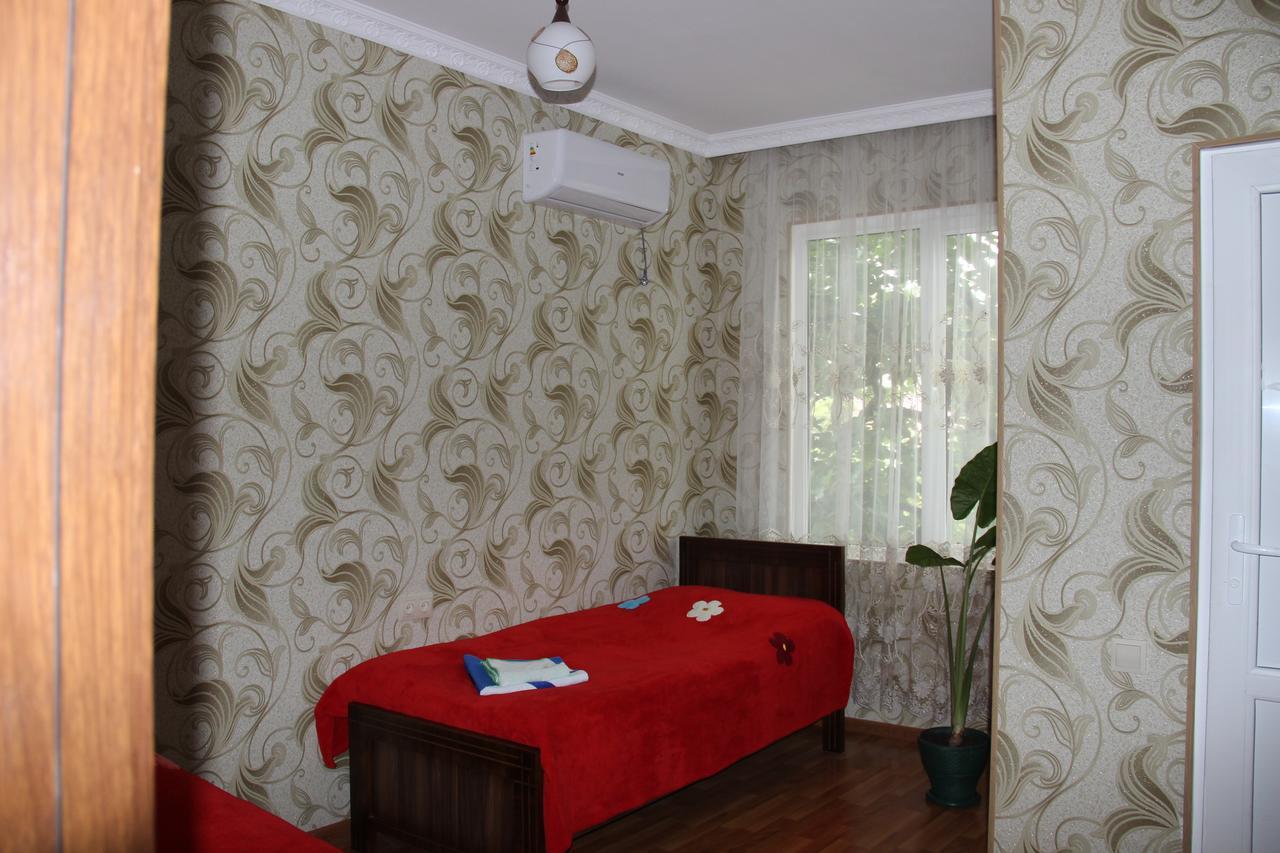 Hotel Oniks Kutaisi Exteriör bild